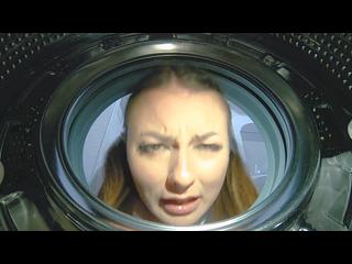 Видео: Жена изменила мужу, когда застряла в стиралке